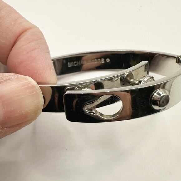 Michael Kors Astor Cityscape Bracelet Silver Tone Studs Cubic Zirconia Bangle - Picture 2 of 12